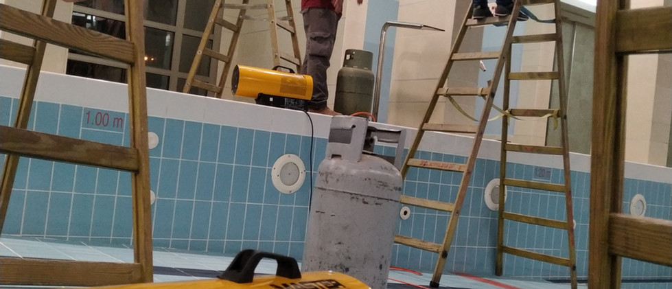 Натяжной потолок в бассейне Герцлии