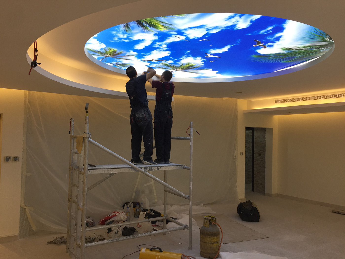 תקרה מתוחה שמיים