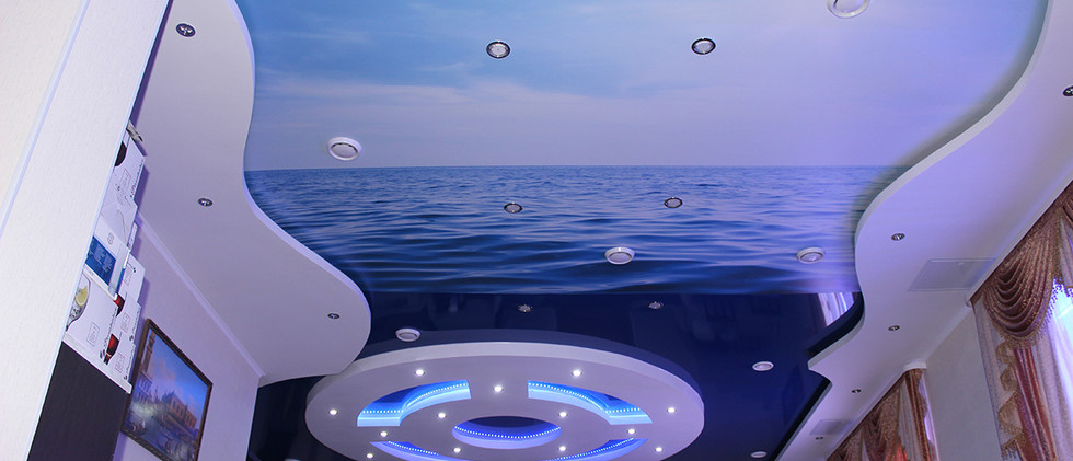 Объемный натяжной потолок