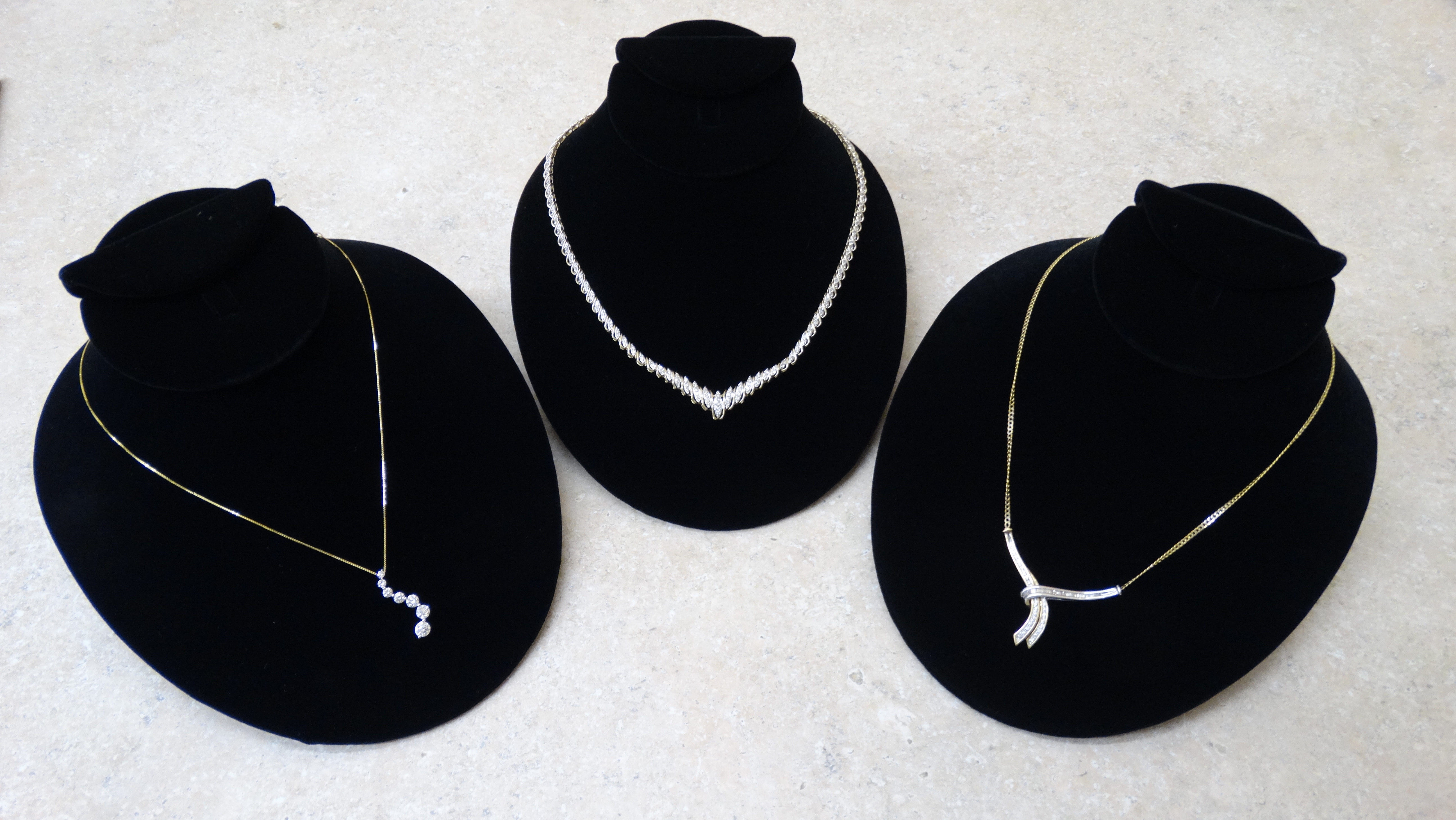 GALLERY United States Dean's DriveThru Pawn Shop