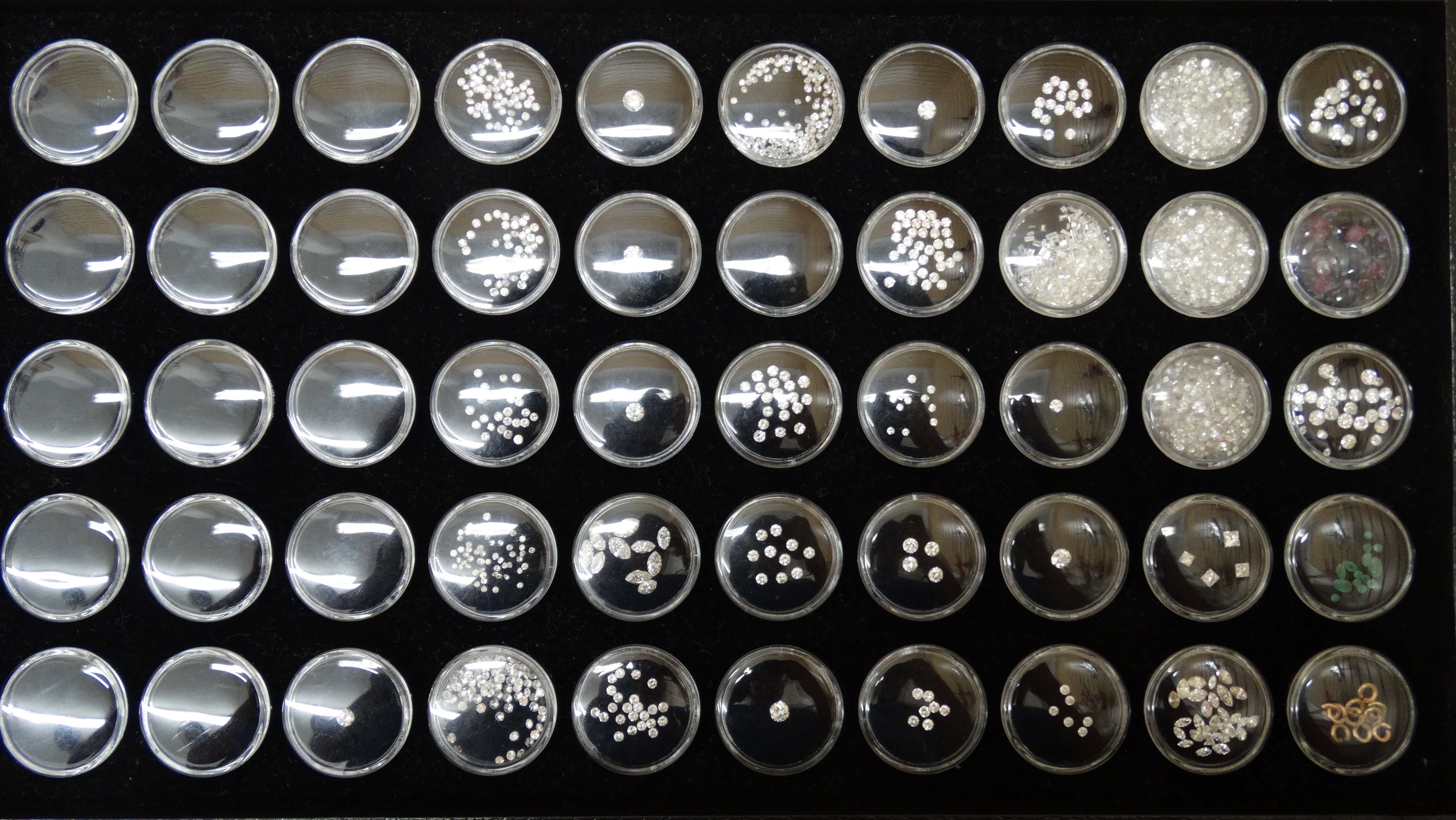 GALLERY United States Dean's DriveThru Pawn Shop