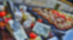 Käse- und Dessertbuffet mit verschiedenen Käsesorten und süßen Köstlichkeiten
