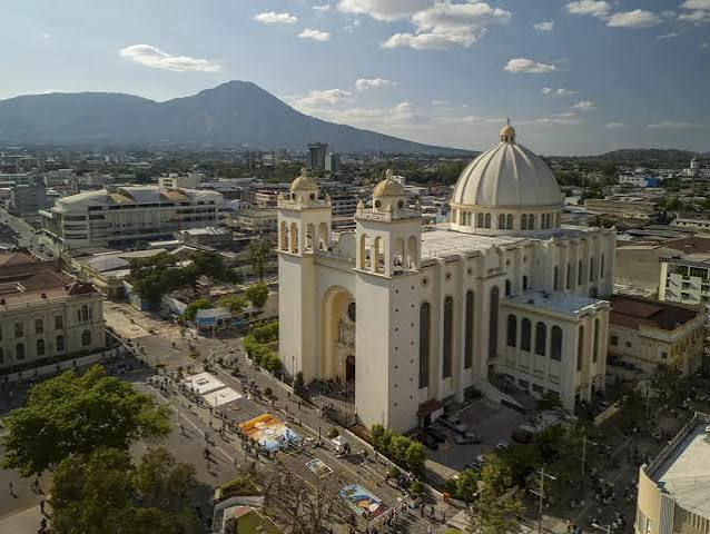 Aspectos generales de la potestad sancionadora de la Administración Pública en El Salvador fundamentos, límites sustantivos y garantías procedimentales
