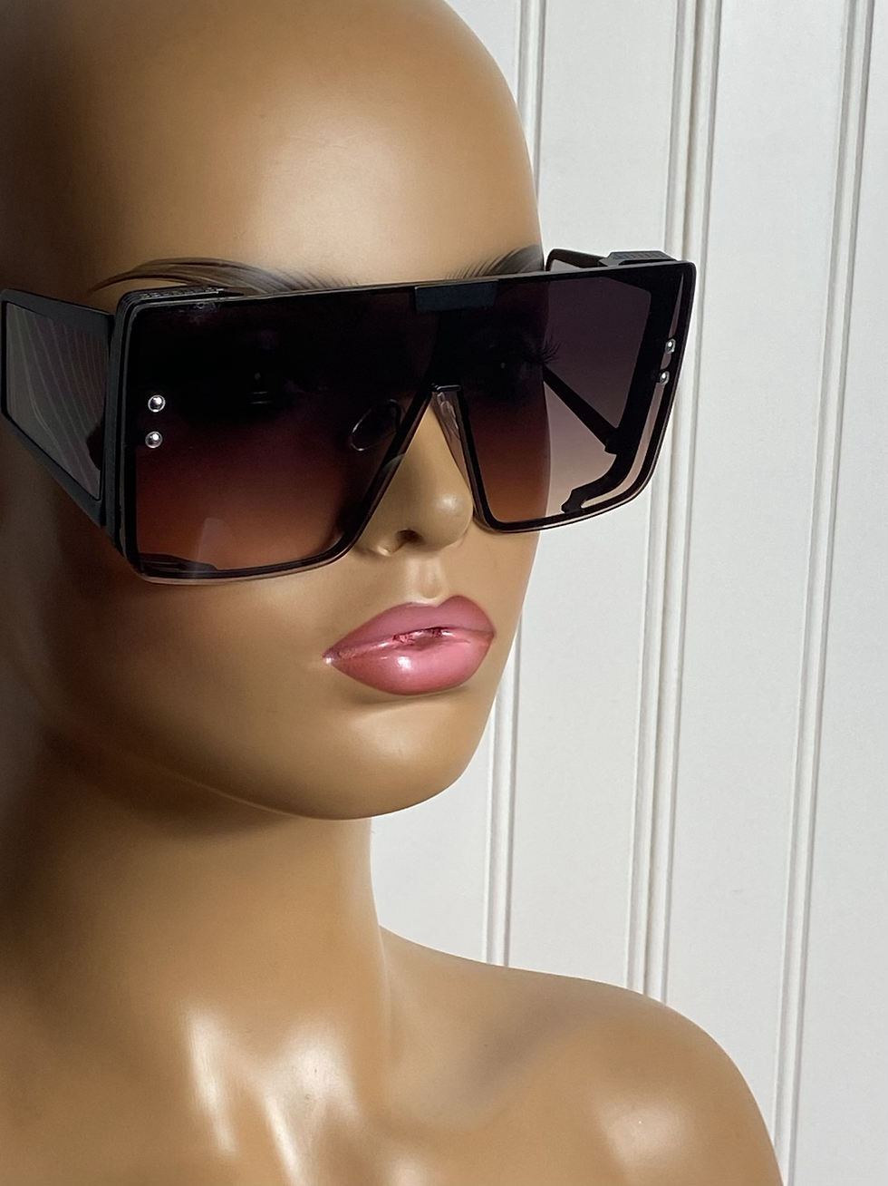 Thumbnail:   “Picture Perfect” Sunglasses (black)