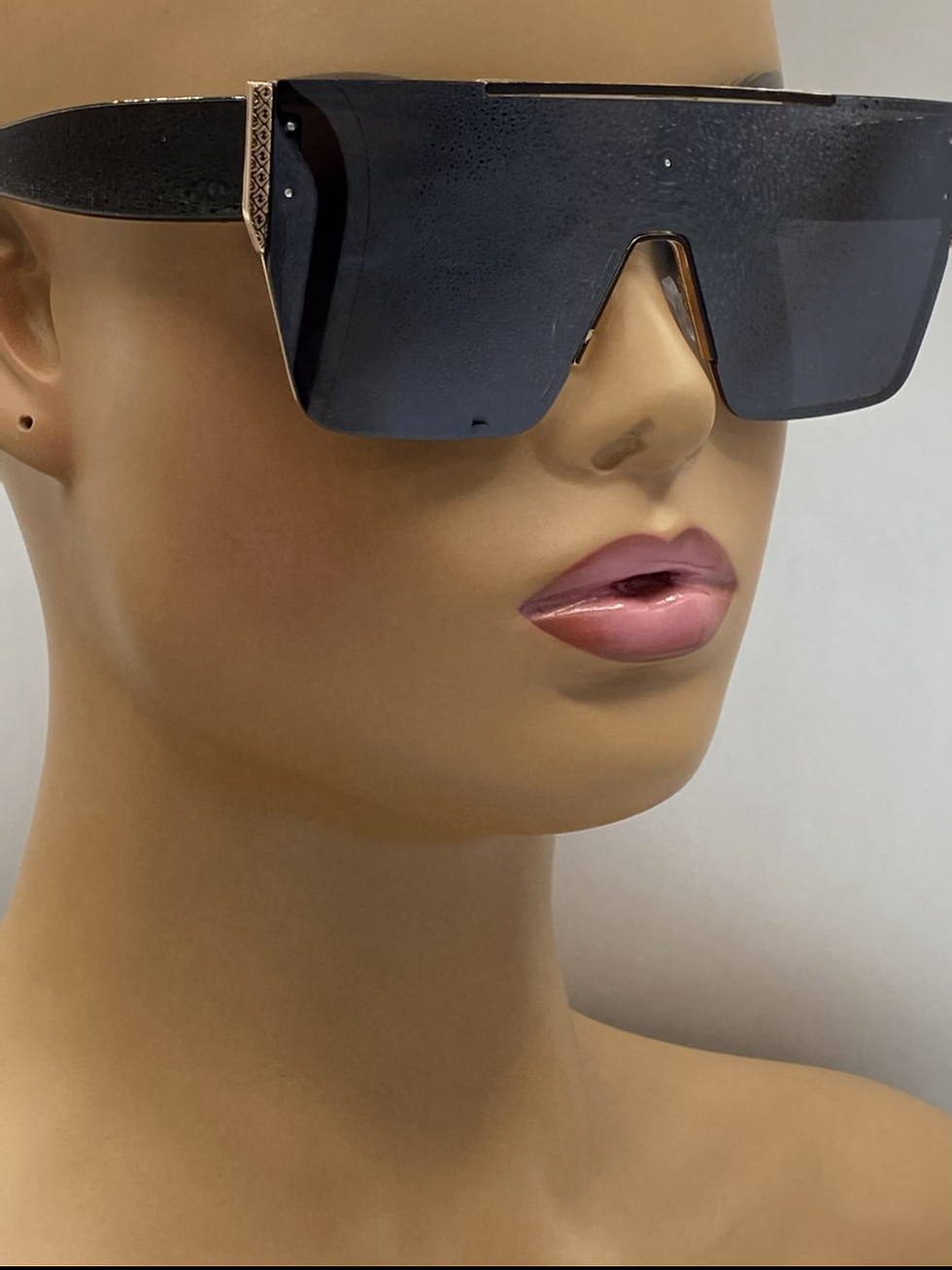 Thumbnail: "Cosmopolitan" Sunglasses (Black)