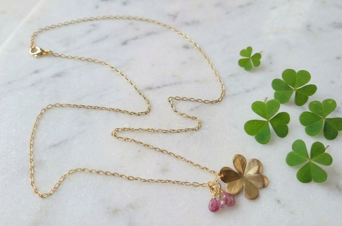 Collana lunga con foglia Oxalis aperta