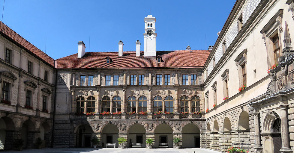 Nelahozeves Castle