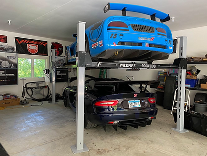 Dodge Viper on Wildfire Lifts WF9000.PNG