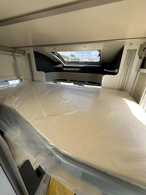 Letto basculante anteriore elettrico McLouis MC4 365