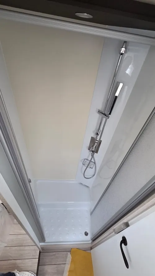 doccia camper semintegrale mclouis