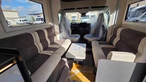 Dinette face-to-face McLouis Slim 337 spaziosa e luminos