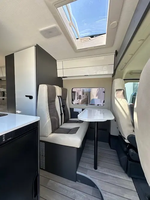 Camper McLouis Menfys 3 Maxi completo di accessori