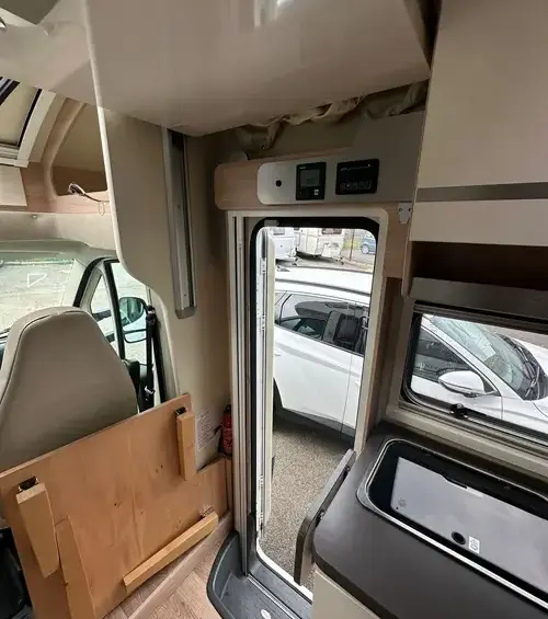 Pensili e vani di stivaggio – Siena 330