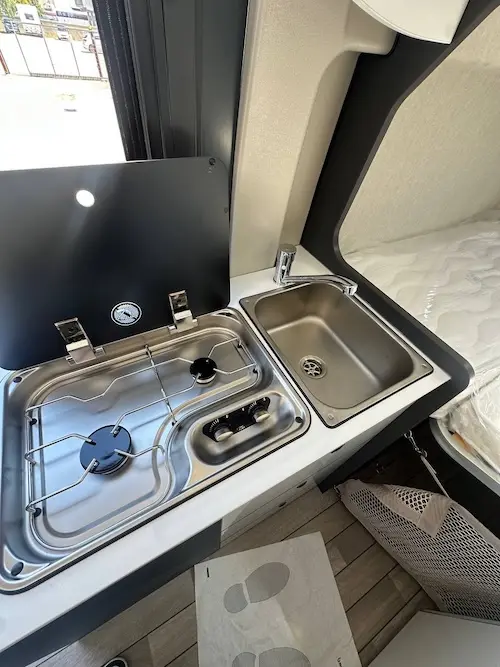 Blocco cucina compatta del McLouis Menfys 1 con piano cottura