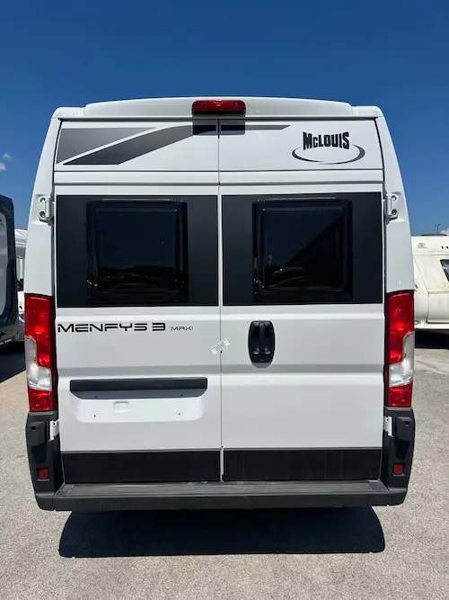 Camper compatto McLouis Menfys 3 Maxi adatto alla città e alla natura