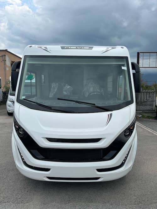 Motorhome McLouis Nevis 870, disponibile presso Tiberi Camper a Frosinone