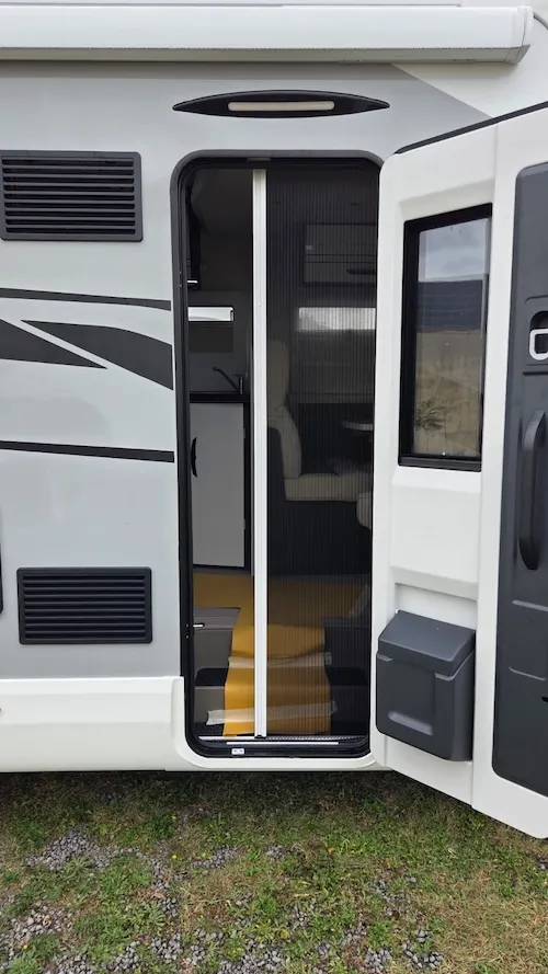 camper semintegrale per famiglie