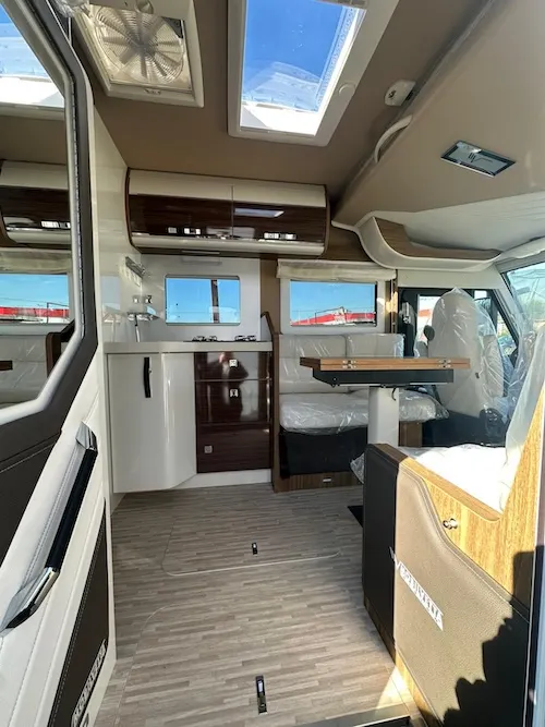 Interni soft-touch Mobilvetta K-Yacht 90 – rivestimenti e comfort premium