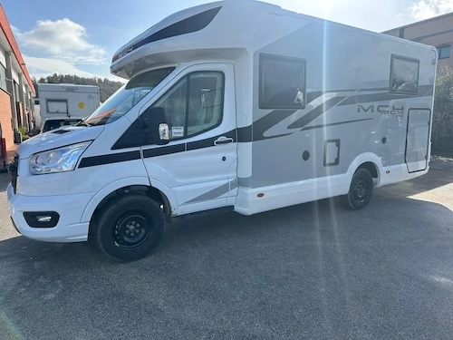 Camper McLouis MC4 365 Ford 2026 vista esterna – semintegrale 5 posti Tiberi Camper