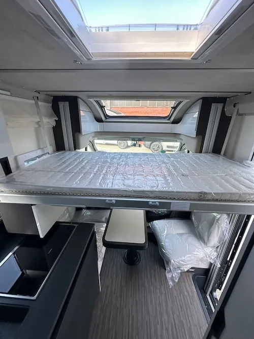 Mobilvetta Kompakt 68 con letto basculante