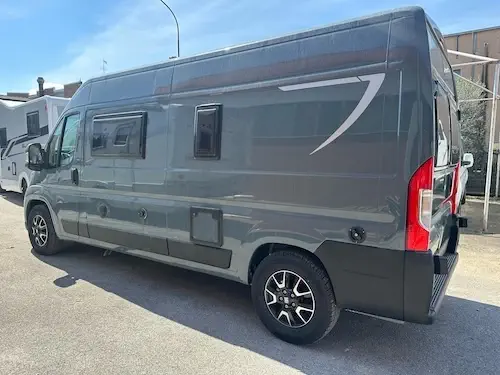 Camper nuovi roma con interni visibili in dettaglio
