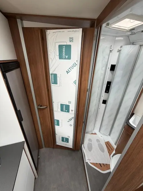 Laika Ecovip L3009 Titanio semintegrale bagno dettaglio doccia