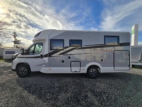 Semintegrale con letti gemelli e basculante anteriore