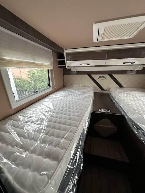 Motorhome con letti gemelli in pronta consegna Roma
