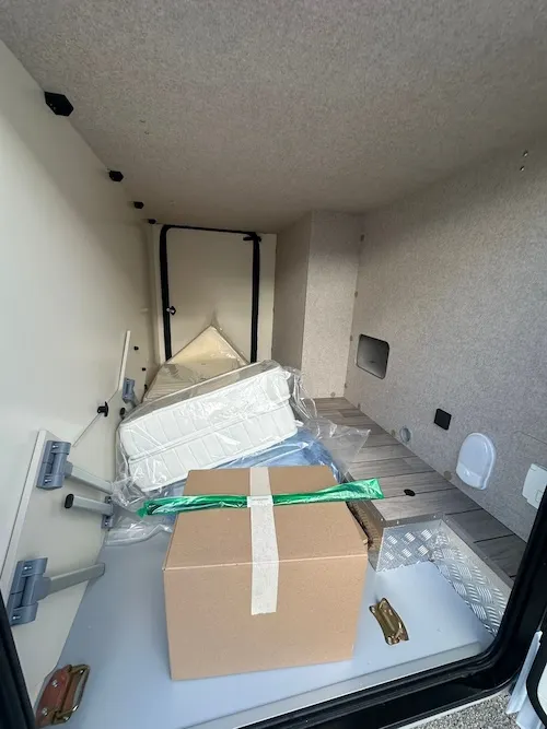 Garage XL del camper Slim 339 con ampio vano di carico