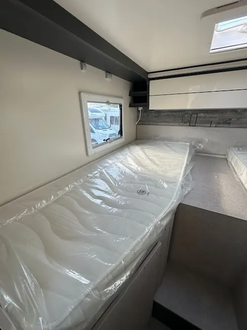 Camper compatto ideale per 2 persone - McLouis 339