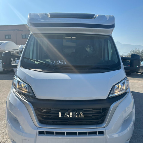 Laika Kosmo L 409 in vendita nel Lazio: immagini ufficiali degli interni