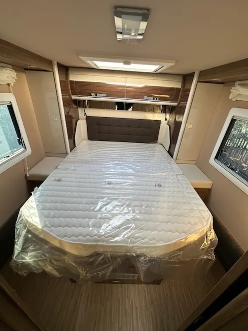 Letto centrale Mobilvetta K-Yacht Tekno Line 90 – suite su ruote