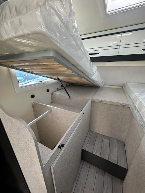 Dettagli finiture interne McLouis 365 2026 – qualità e design