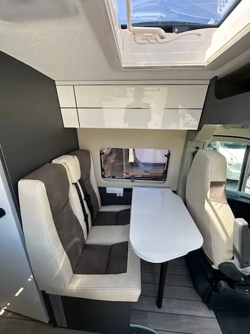 Van camper McLouis Menfys 3 Maxi per viaggi in libertà