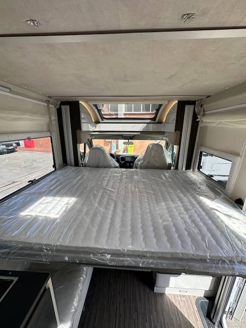 camper mobilvetta letto basculante