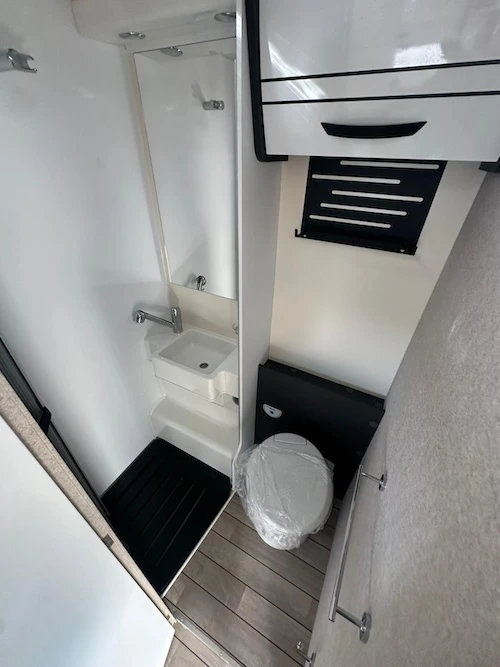 Bagno con box doccia separato – McLouis MC4 365