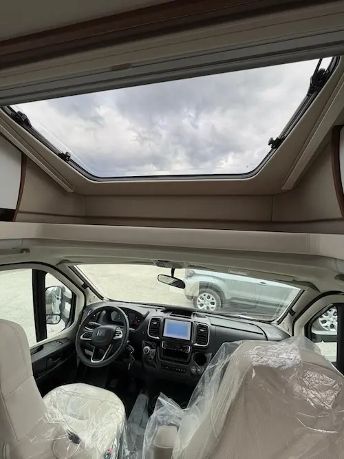 Laika Ecovip L3009 Titanio semintegrale skyroof