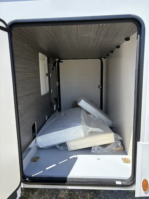 garage passante semintegrale McLouis MC4 873