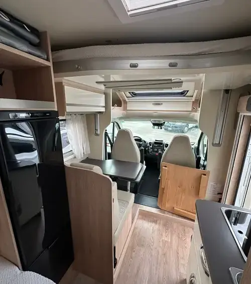 Lunghezza 5,99 metri – GiottiLine Privilege Siena 330