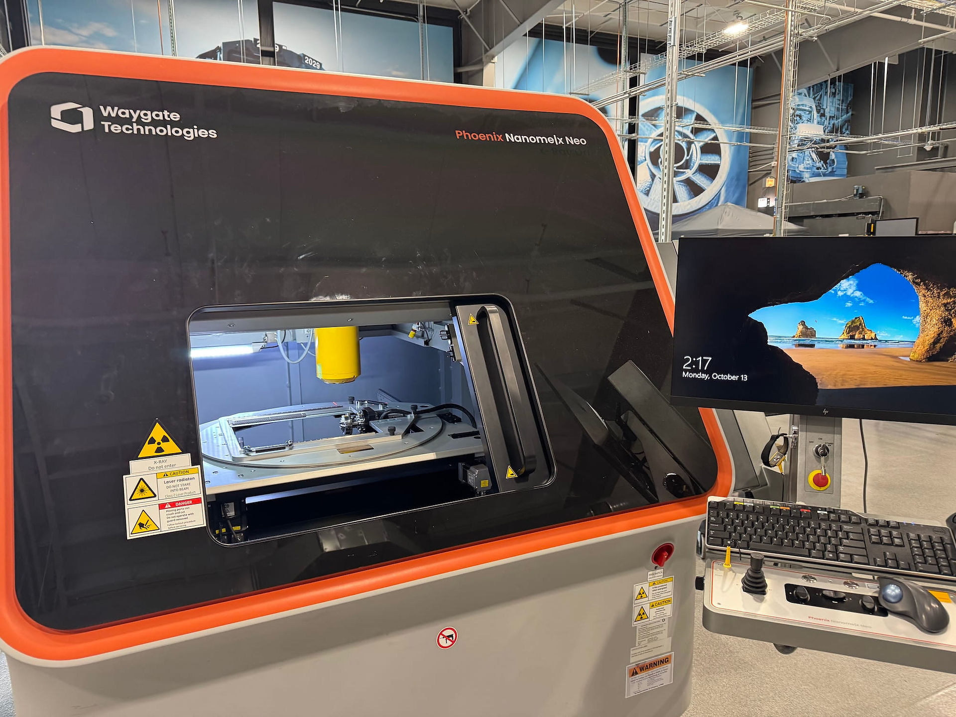 Lauer Foundation Visits Leading Edge Micro CT Facility