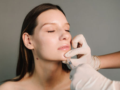 What’s the Best Age to Get Jawline Contouring Injections?