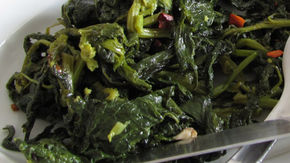 „Ricetta dei paccheri con salsiccia e friarielli, gusto partenopeo“