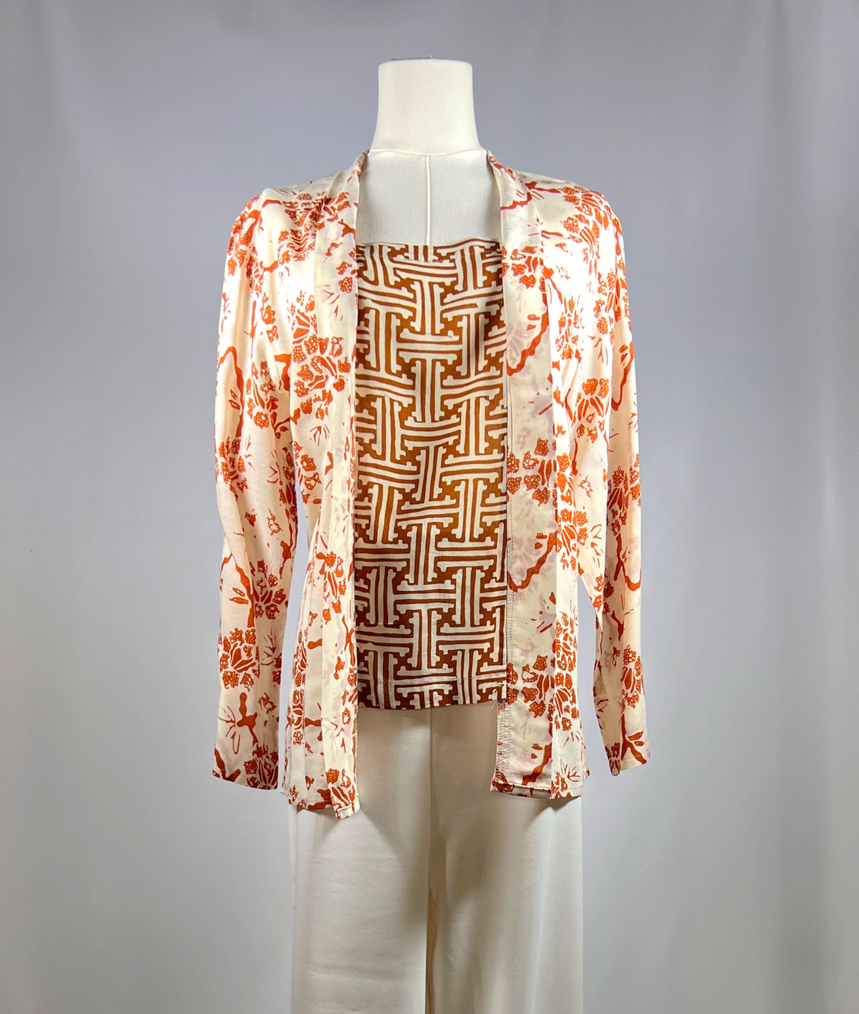 Earth long sleeved kebaya