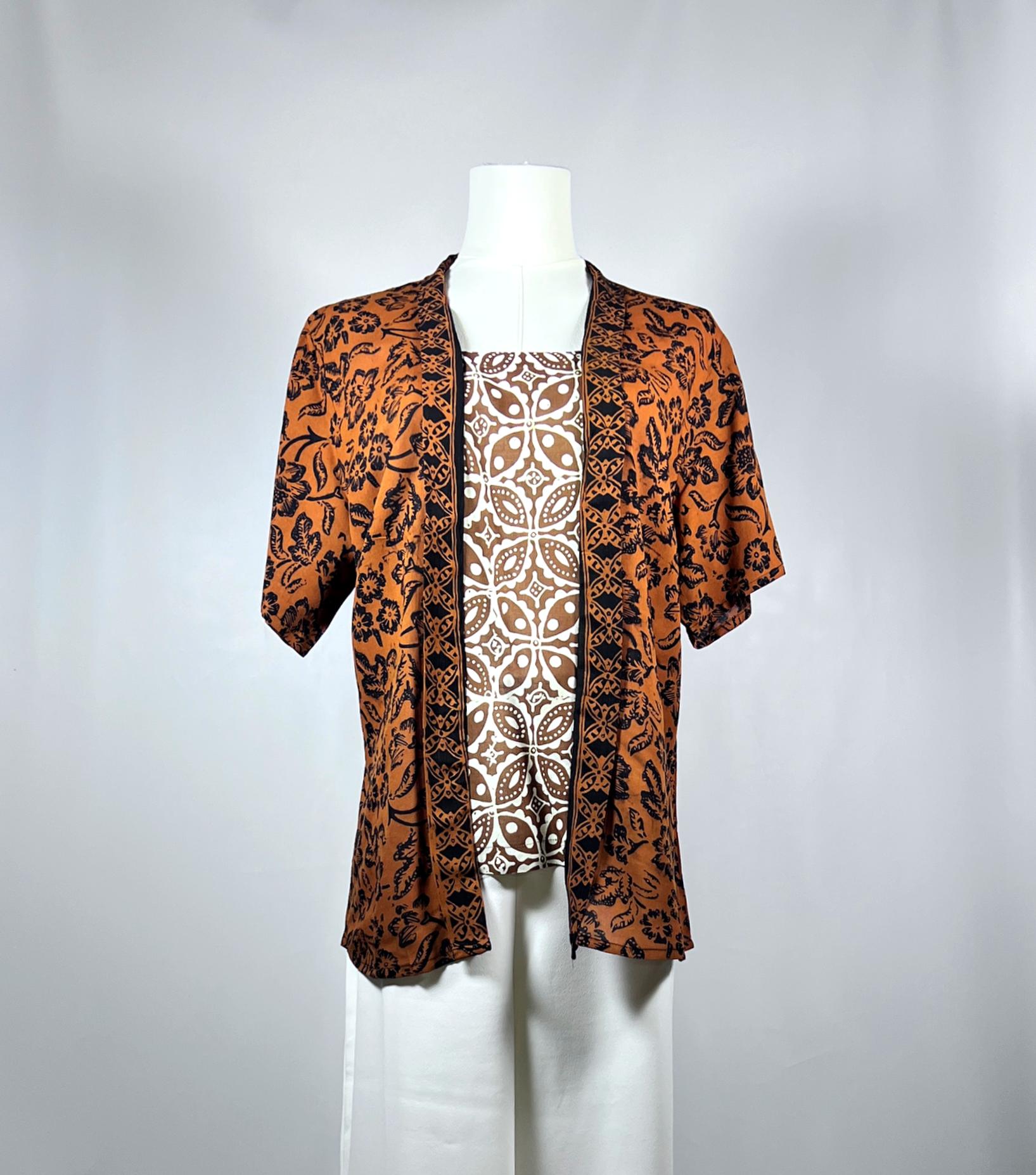 Tanah Short Kebaya