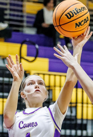 Lady Canes down Cass to reach region title game; Cartersville boys will play for third