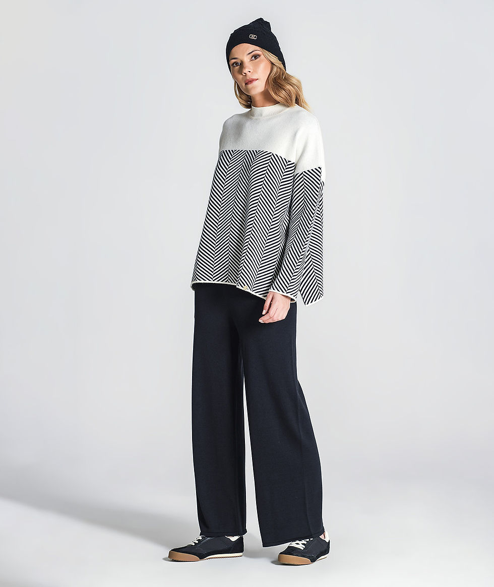 Miniatura: Calças largas feitas de um tecido leve e macio, perfeitas para conforto e estilo em qualquer ocasião.