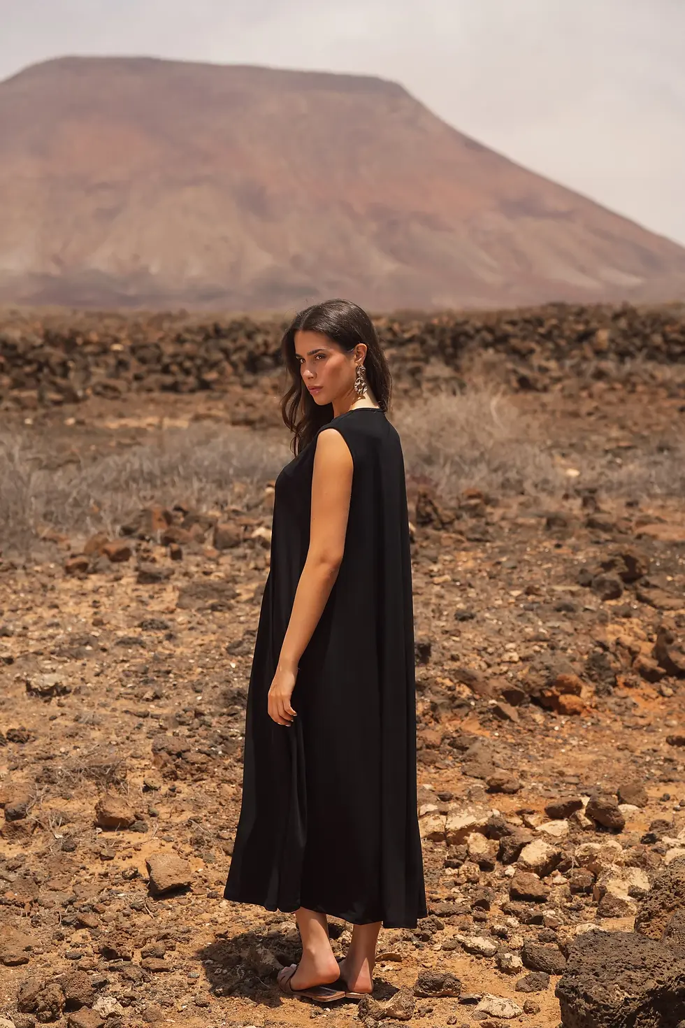 Vestido básico preto nova coleção Guimanos