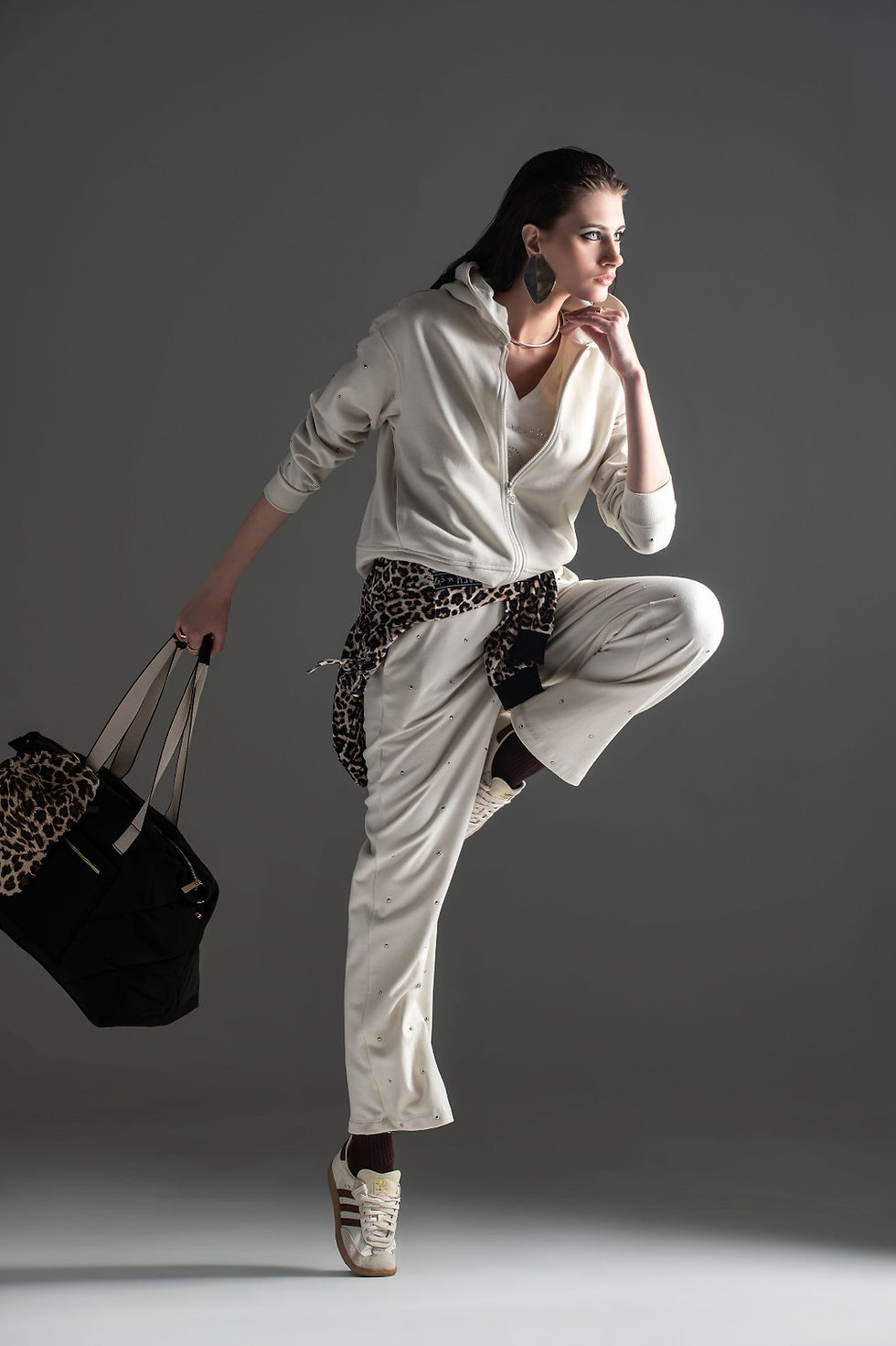 Calça foursoul com strass prática e moderna
