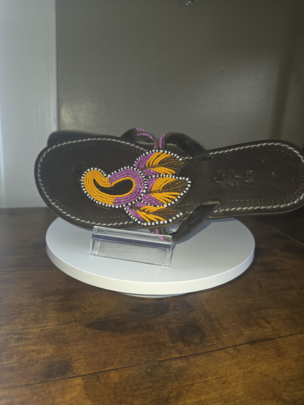 Thumbnail: Pure Leather Beaded Shoes Leaves
