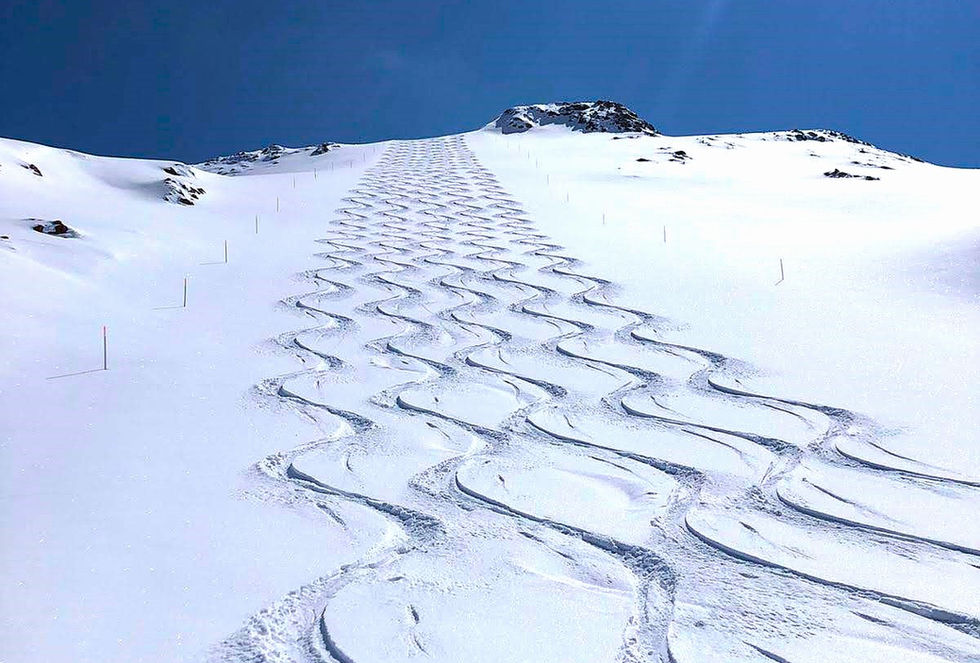 Tiefschnee Spuren Pulverschnee Skitour Passeiertal